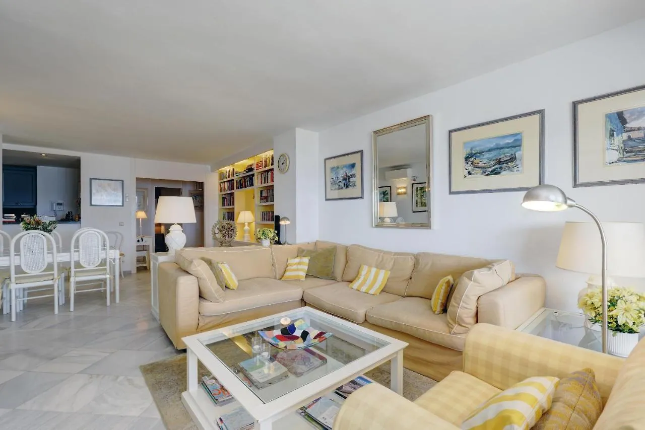 Apartment - Car Included Estepona