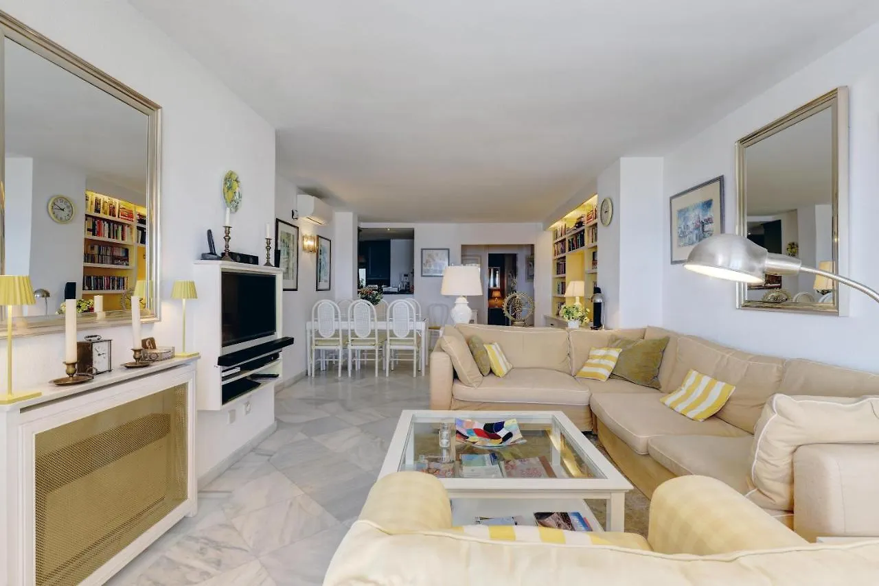 Apartment - Car Included Estepona