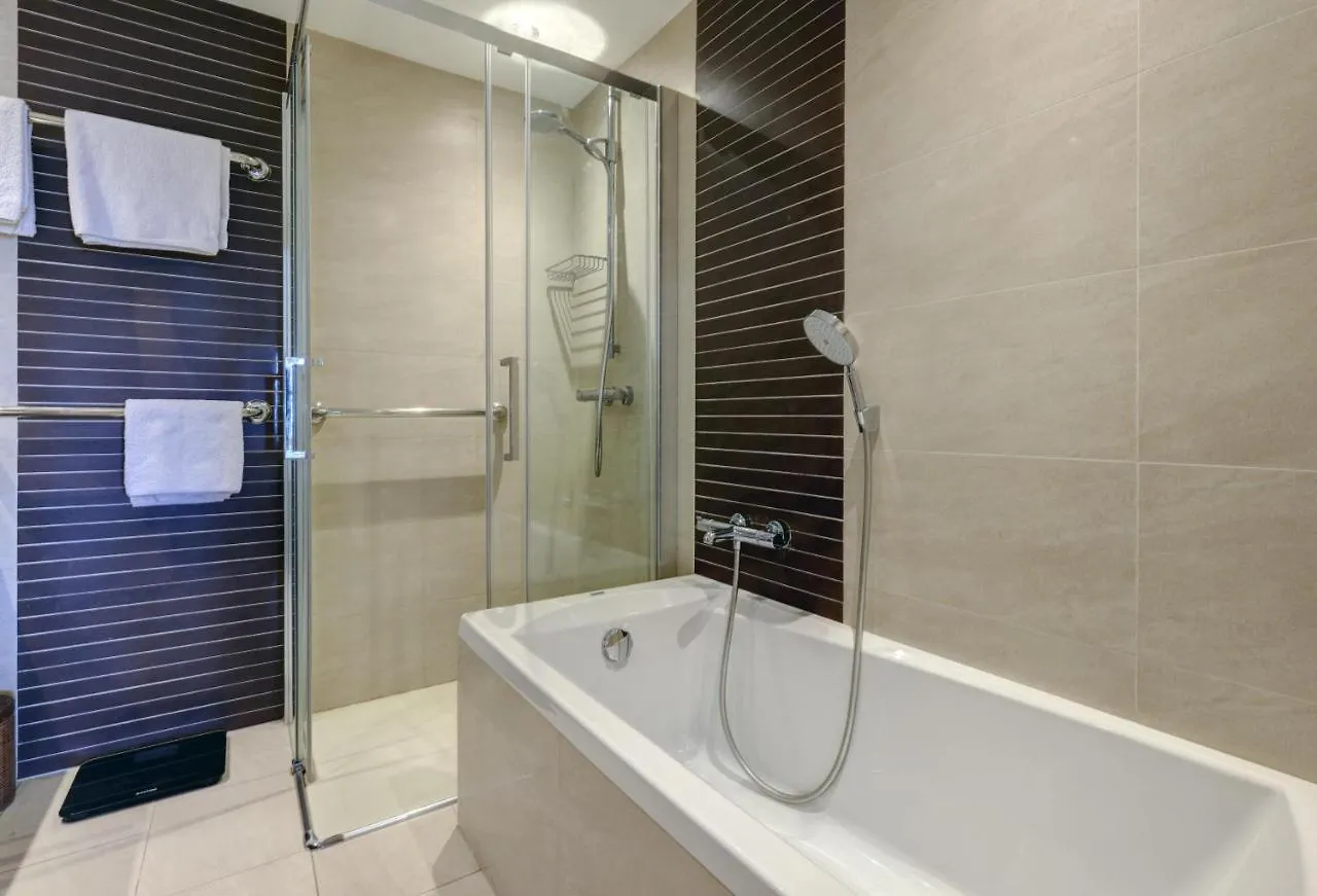 Apartment - Car Included Estepona