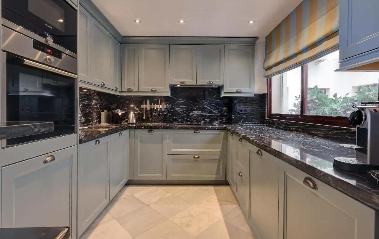Apartment - Car Included Estepona